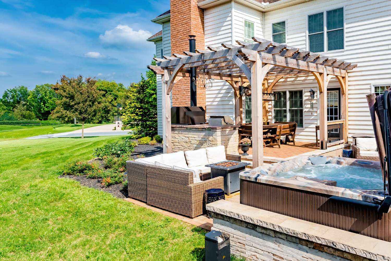 Boulder Pergola Boulder pergola from Waterloo Structure serving Delaware and Maryland